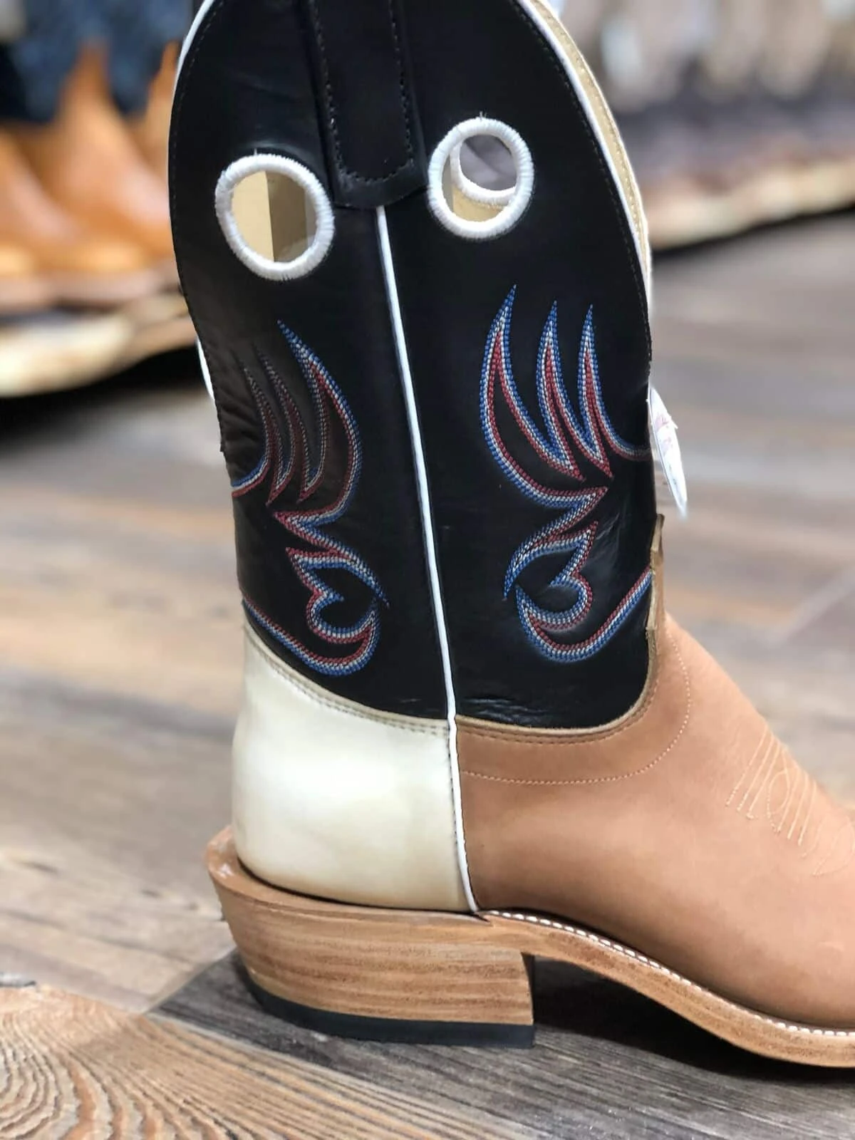 Olathe Men's Beeswax Shorty Boot 3 Olathe Men's Beeswax Shorty Boot - Image 3