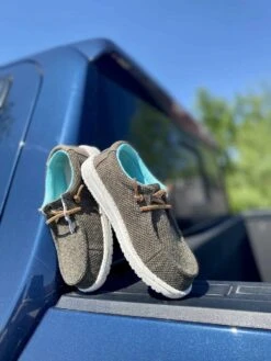 Hey Dude Youth Wally Sox Musk